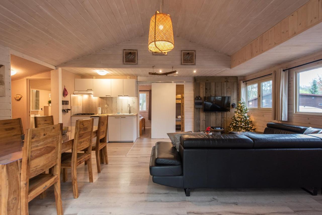 Chalet De Bosuil Zutendaal Eksteriør billede