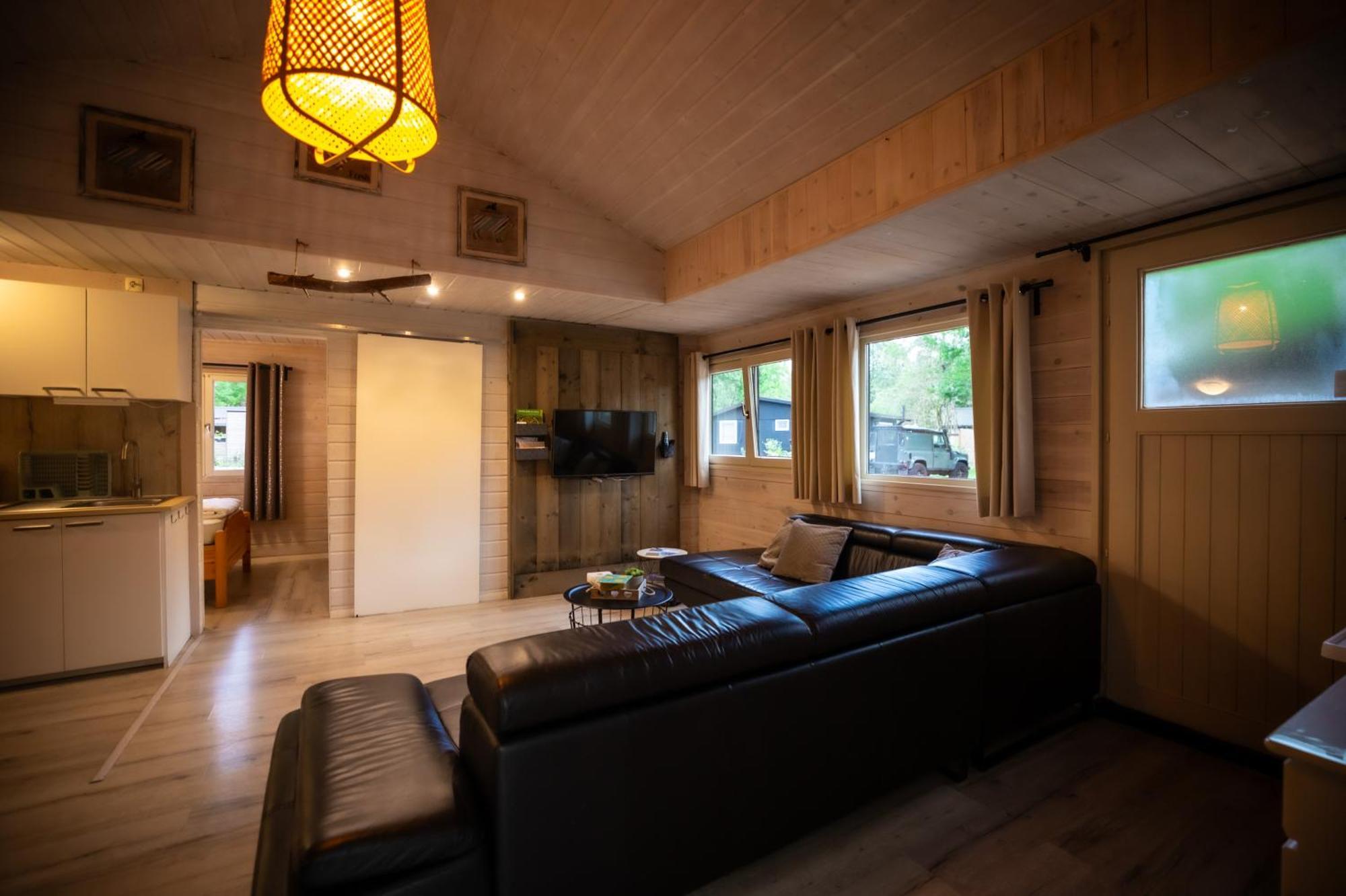 Chalet De Bosuil Zutendaal Eksteriør billede